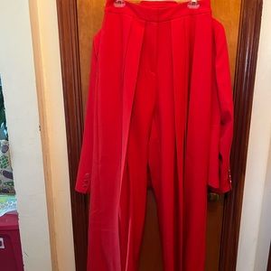 Pleated pants - does have matching jacket.